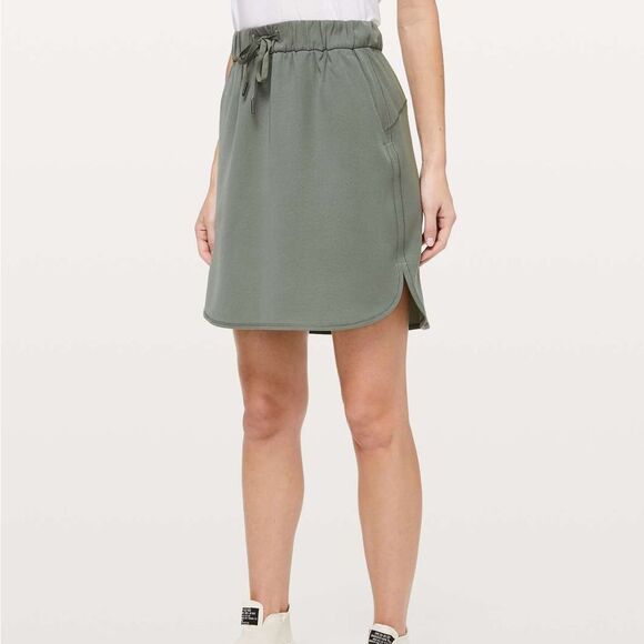 Lululemon On The Fly Skirt Pockets Cinch Waist Travel Womens Size 6 Grey Sage - Picture 1 of 9